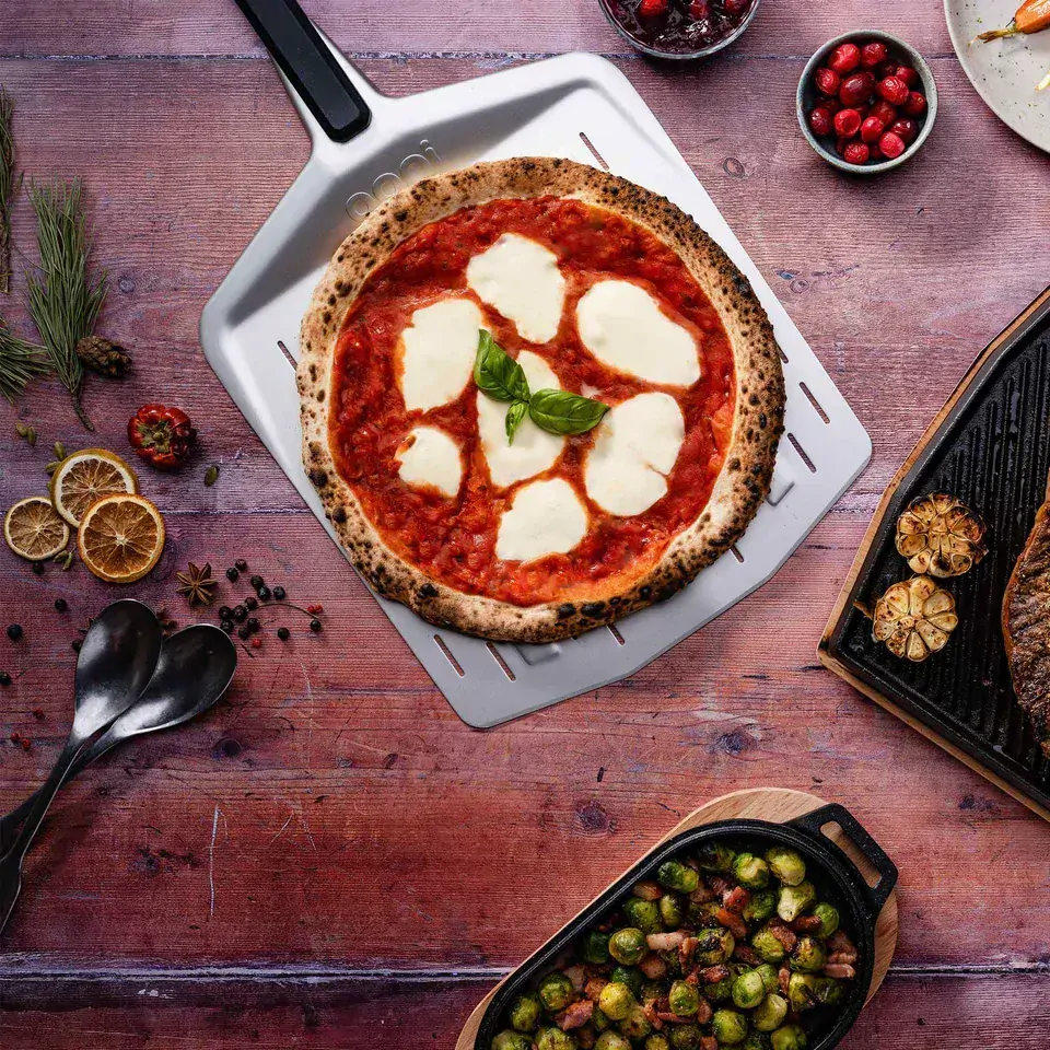 Ooni lopata na pizzu 12" 30cm perforovaná
